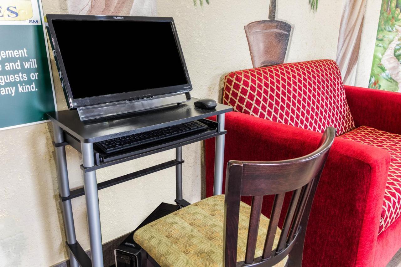 Scottish Inn And Suites בייטאון מראה חיצוני תמונה
